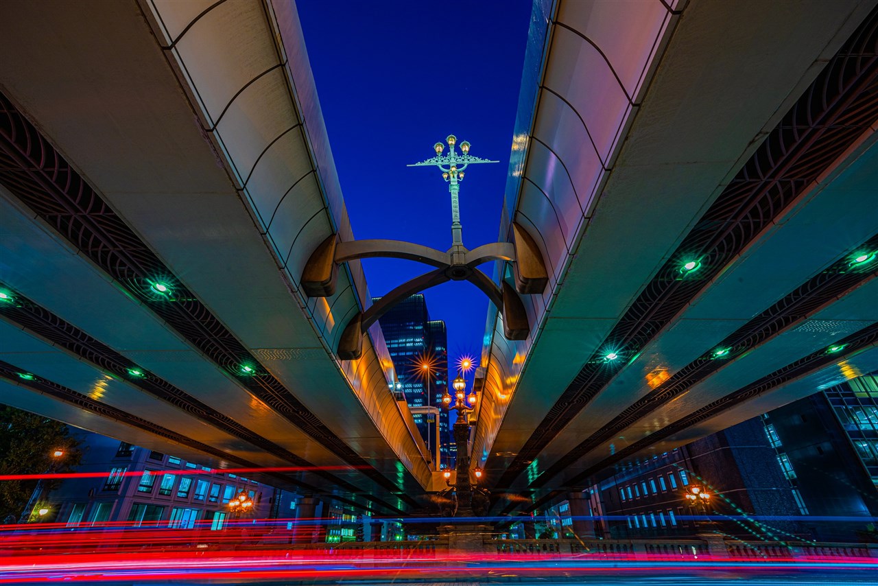 日本橋、夜光跡